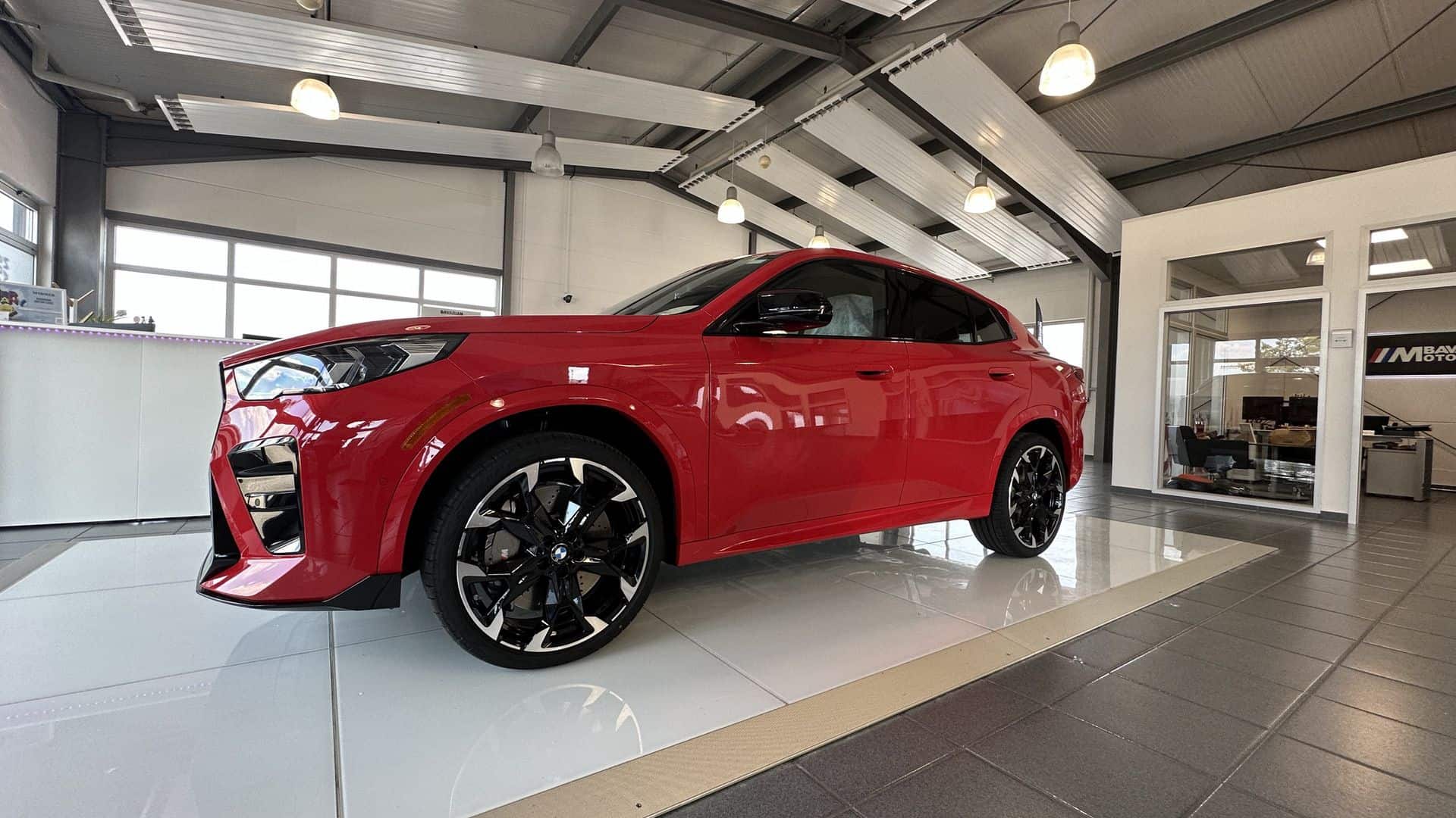 Side view of the BMW X4 Facelift