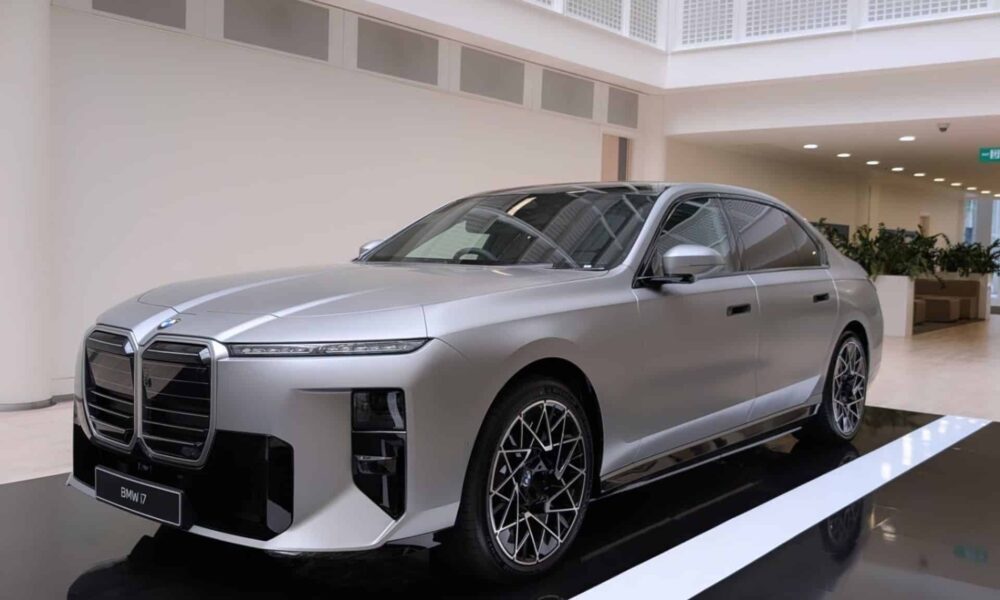 BMW I7 M70 00