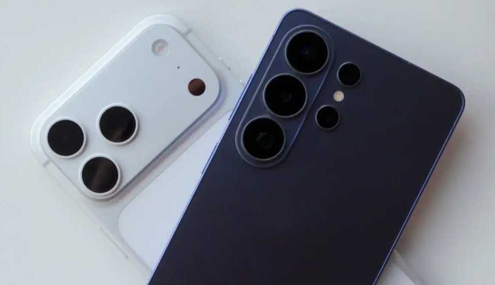 Apple iPhone 17 Pro Max and Samsung Galaxy S26 Ultra