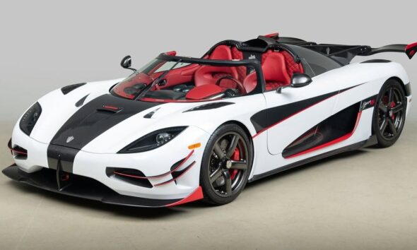 Koenigsegg Agera RS with $485,000 worth of factory options listed for sale