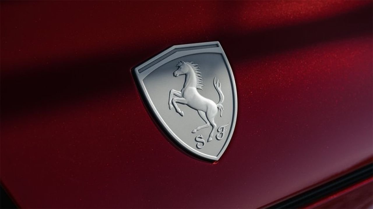 Ferrari teases V12 manual 12Cilindri MM ahead of debut