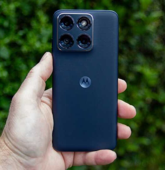 Moto Edge 70 Fusion back