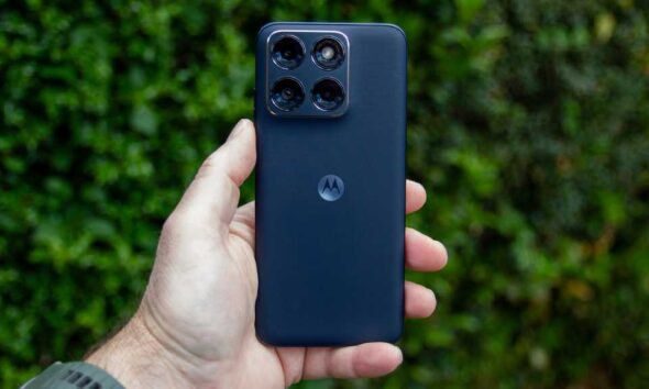 Moto Edge 70 Fusion back