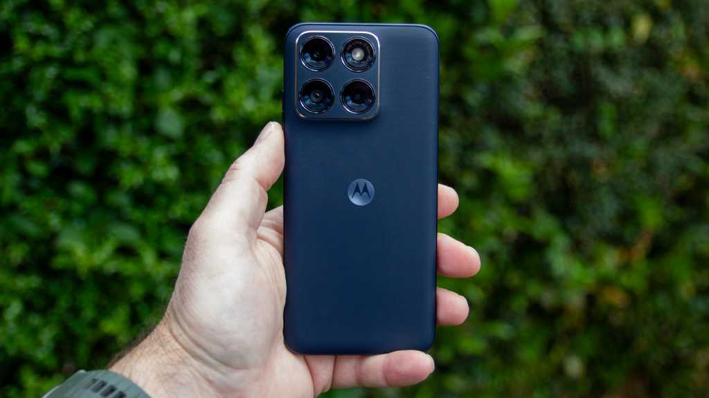 Moto Edge 70 Fusion back