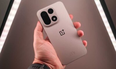 OnePlus 15 REVIEW back handheld
