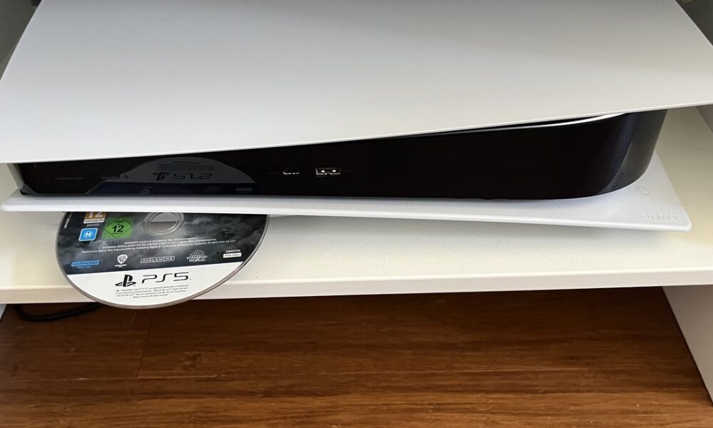 Inserting disc into PlayStation 5