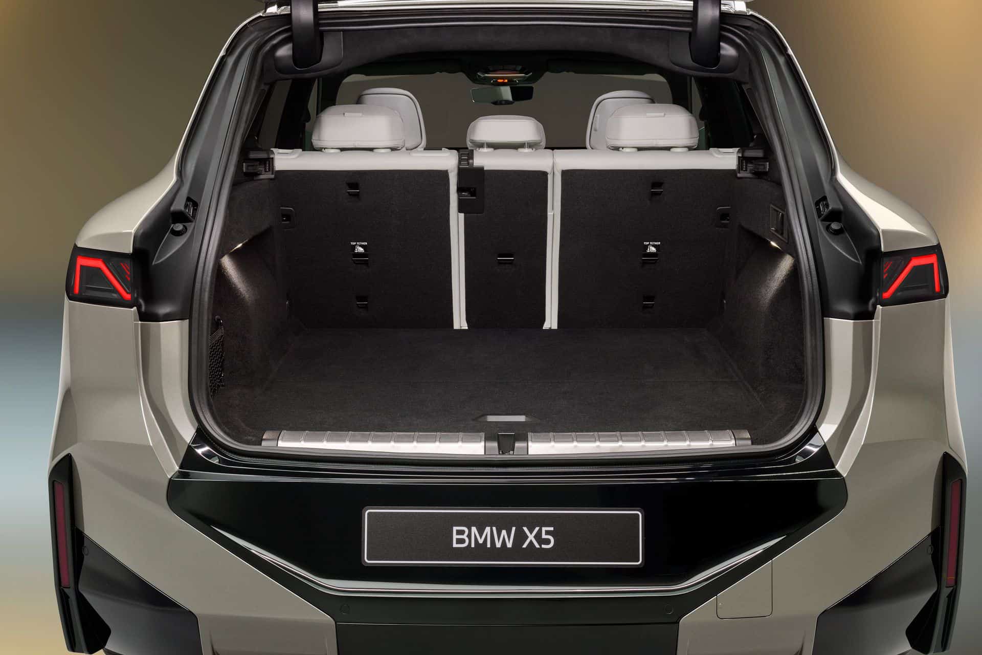 BMW IX5 EXTERIOR 05