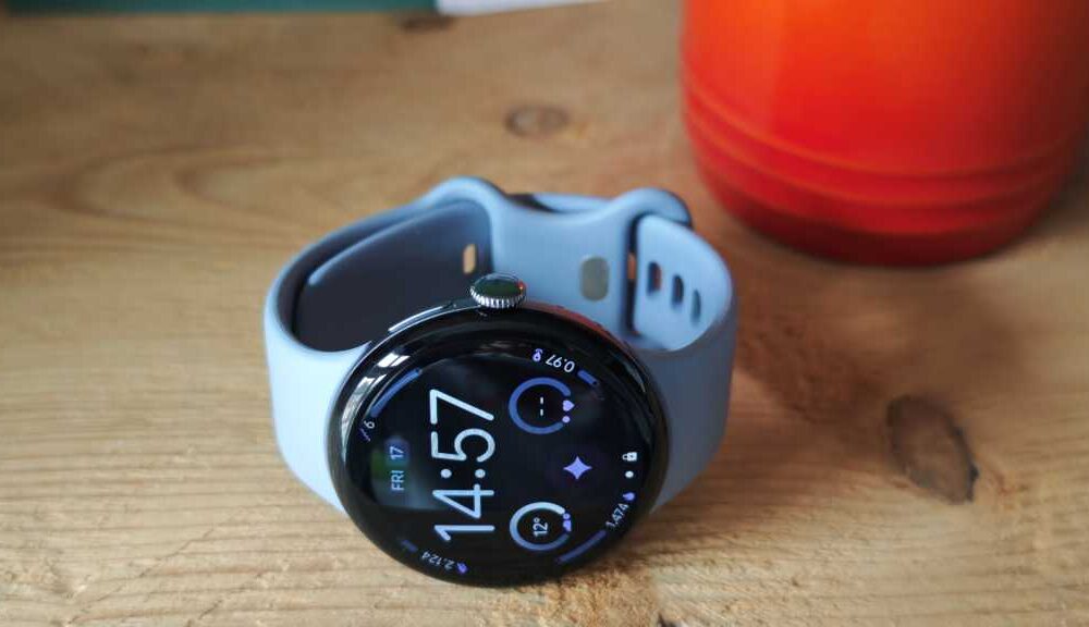 Pixel Watch 4 digital crown