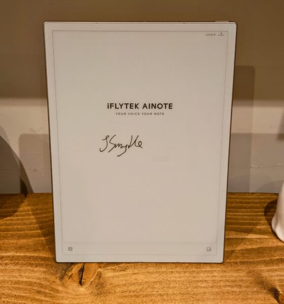 iFLYTEK AINote 2 Review - AI-Powered E-Ink Tablet with Live Offline Audio Transcription