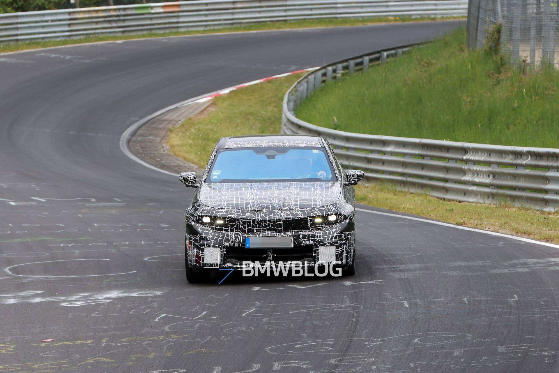2027 BMW M350 PROTOTYPE 09