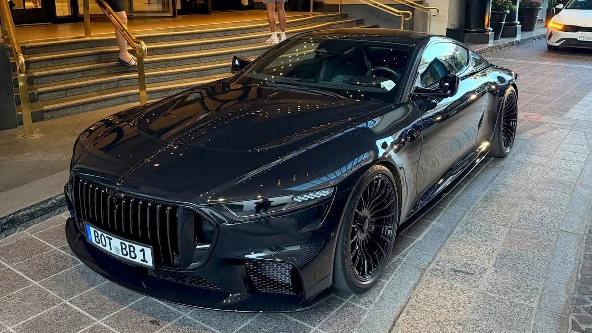 Brabus Bodo becomes centre of attention outside ultra-luxurious hotel in US