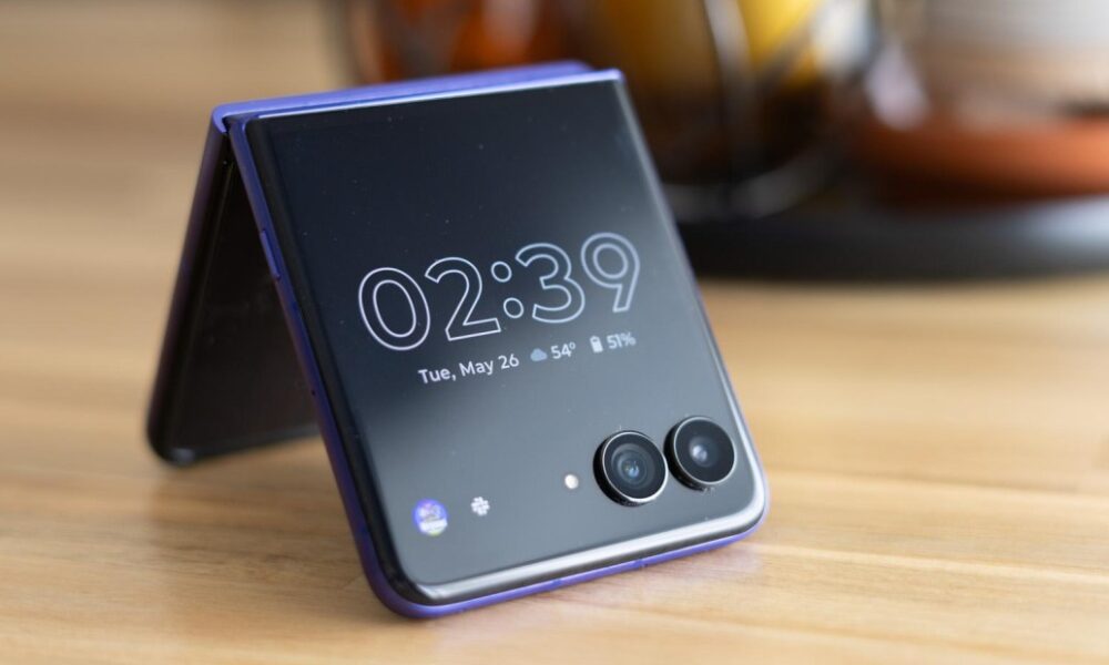 De-Googled GrapheneOS is coming to Motorola’s foldables next year