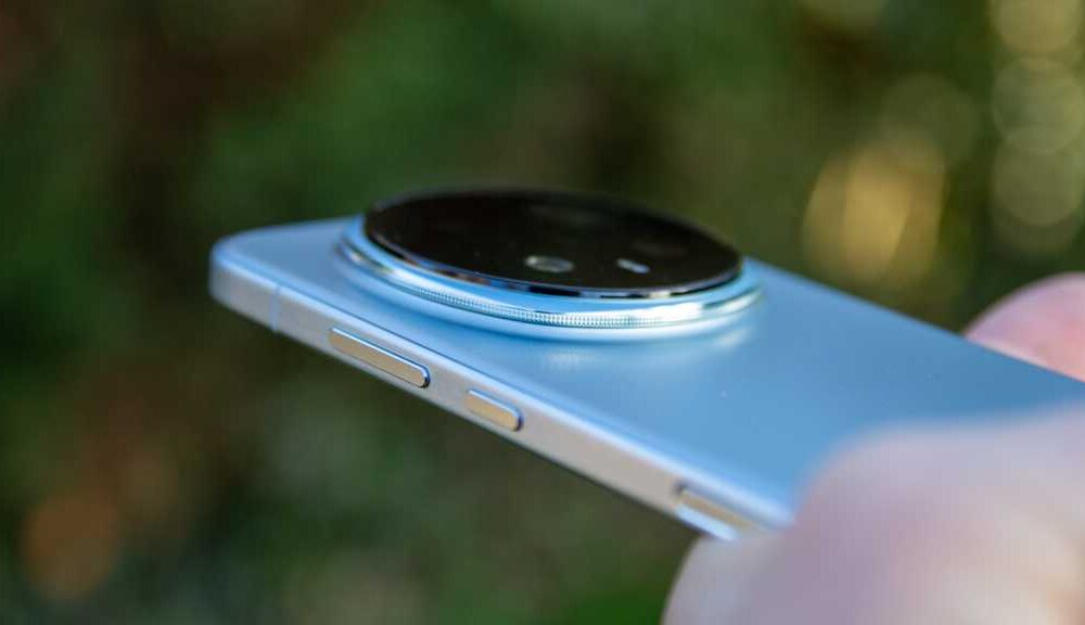 HonorMagic8Pro camera bulge