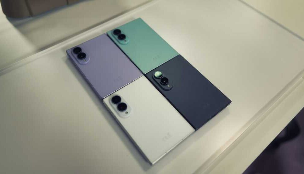 Samsung Galaxy Z Fold 8 10
