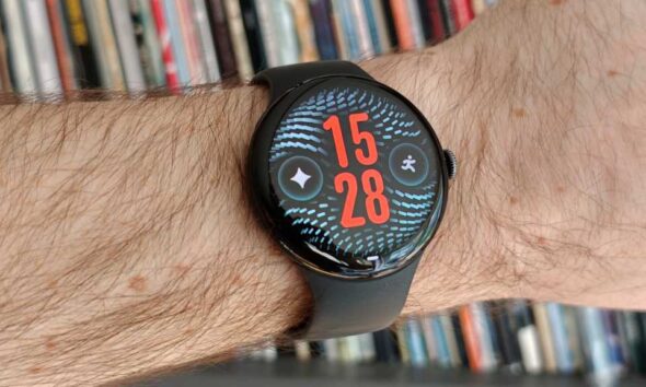 Pixel Watch 5 showing new weave watch face