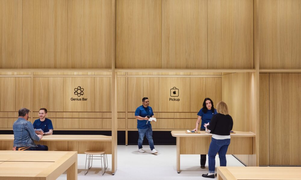 Apple Miami Worldcenter media preview Genius Bar and Apple Pickup
