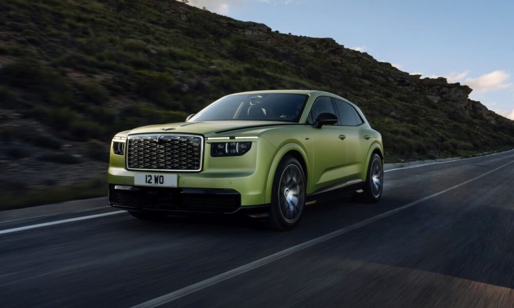 876 hp Bentley Torcal electric SUV makes a fake V8 sound