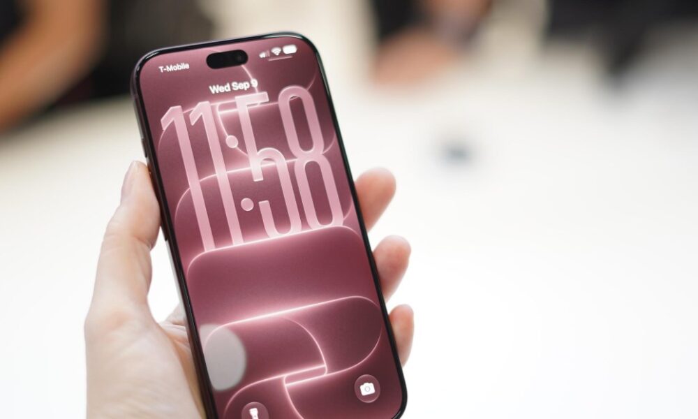 Apple releases iOS 27 with Siri AI overhaul