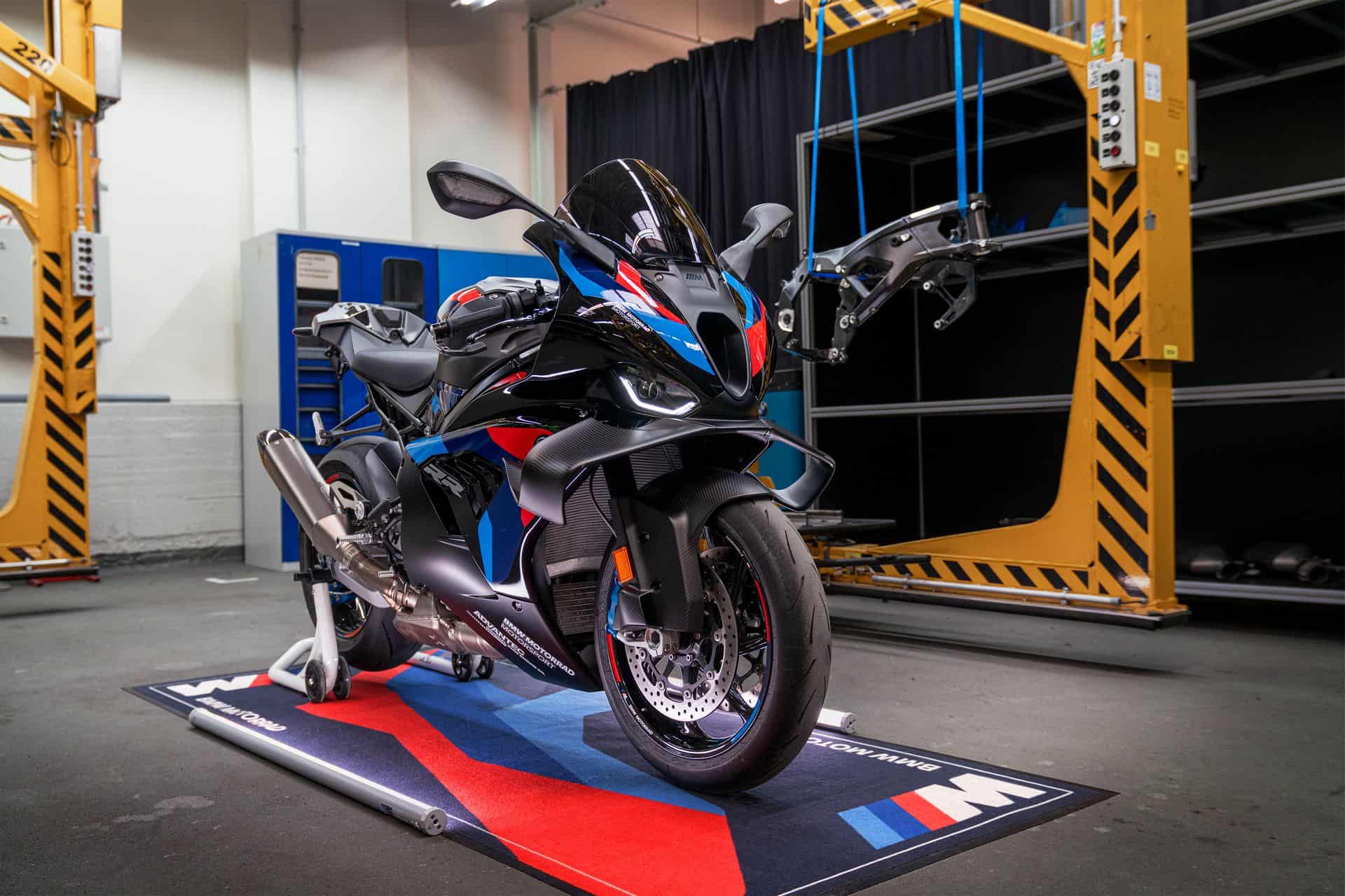 BMW M 1000 RR MOTORSPORT FRAME 02