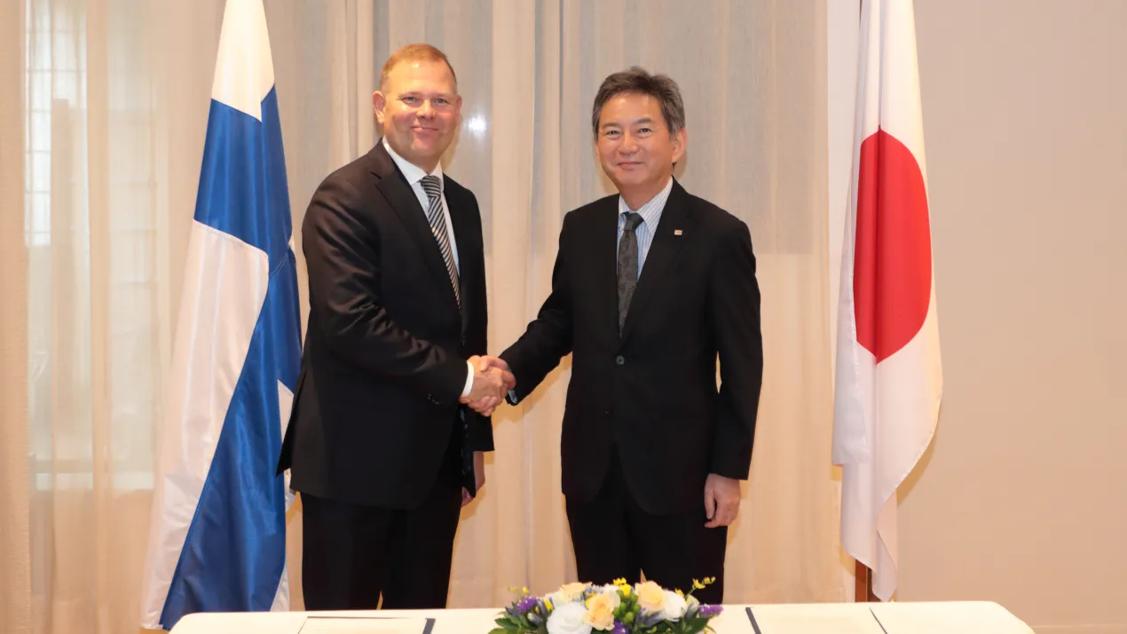 Japan’s Q-STAR and Finland’s VTT signed a Memorandum of Understanding on 7 October 2026, establishing a framework for closer collaboration Photos from the signing ceremony on 7 October 2026. Pictured above are VTT President and CEO Kalle Härkki and Shunsuke Okada, Chair of the Q-STAR Executive Committee.