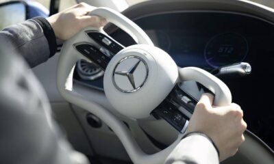 Mercedes patents a steering wheel that can change size