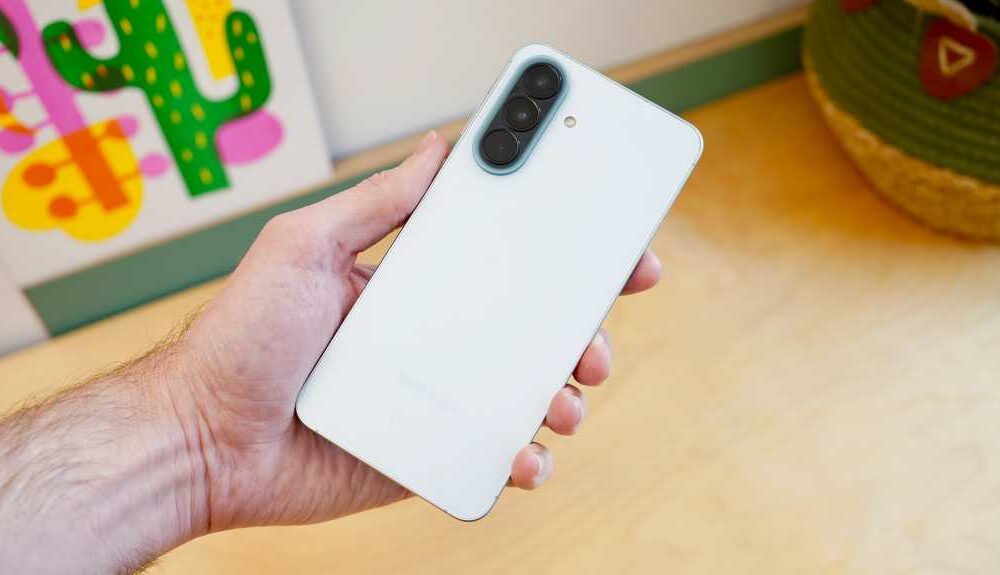 Samsung Galaxy A57 11